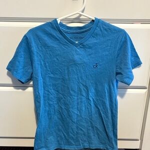 5/$25 Calvin Klein Kids Blue V-Neck Tee size 4